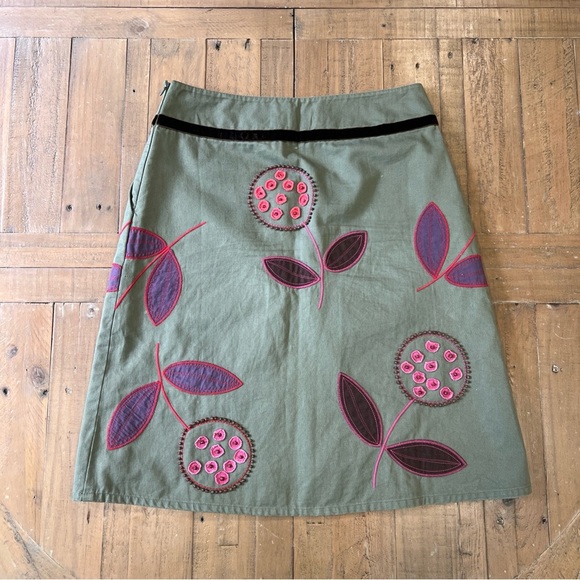 Boden Floral Embroidered Y2K Skirt Olive Chino Retro Knee Length Preppy US 6 - Picture 8 of 13